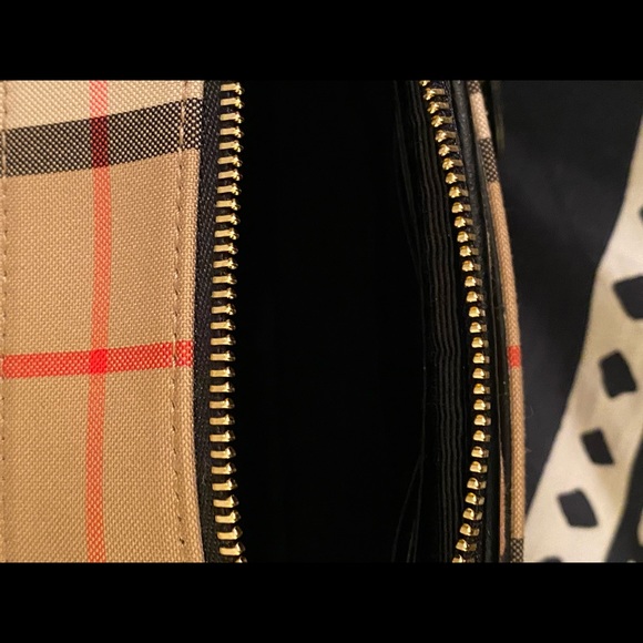 Burberry Handbag - Picture 5 of 6